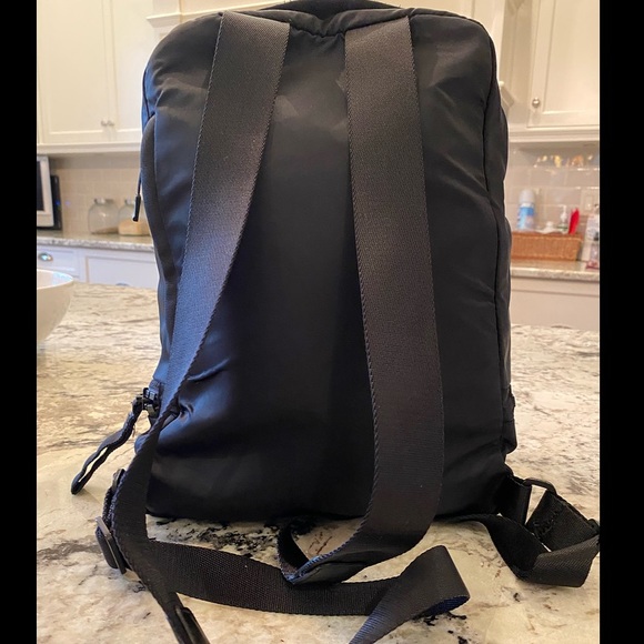 Lululemon athletica Everywhere Backpack - Picture 4 of 6